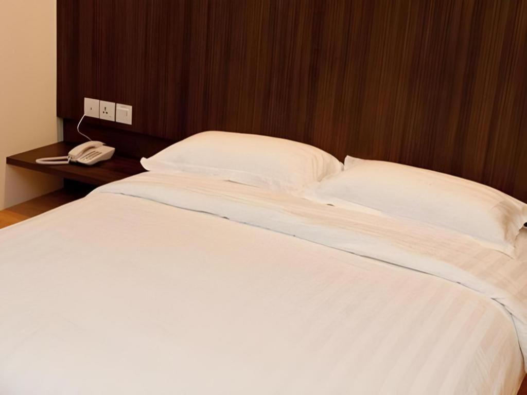 Starz Hotel Kluang Extérieur photo