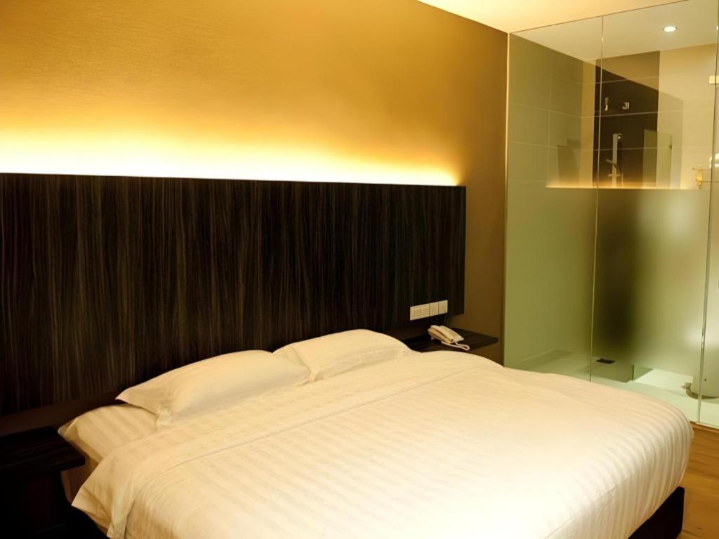 Starz Hotel Kluang Extérieur photo
