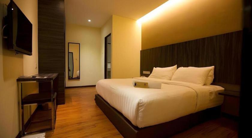 Starz Hotel Kluang Extérieur photo