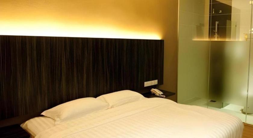 Starz Hotel Kluang Extérieur photo