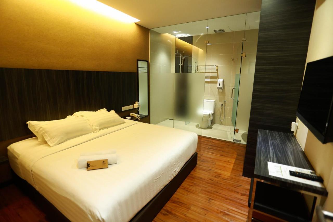Starz Hotel Kluang Extérieur photo